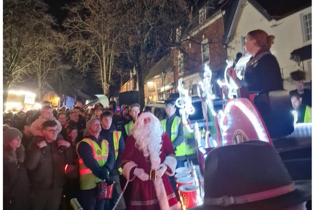 The lights being switched on by the Mayor of Kenilworth, Cllr Samantha Louden-Cooke in High Street. Photo by Kenilworth Town Council