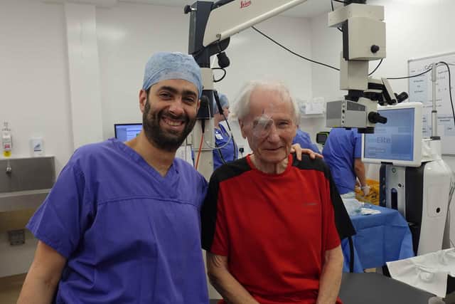 Dr Moemen Elnawawy and cataracts patient