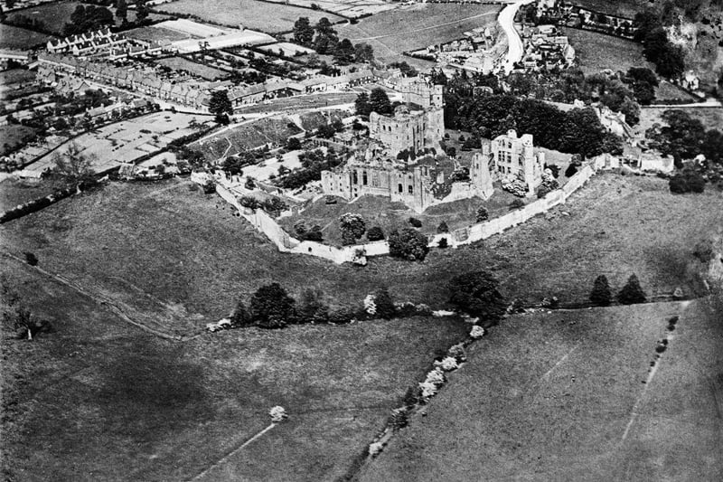 Kenilworth Castle from the air in 1920.