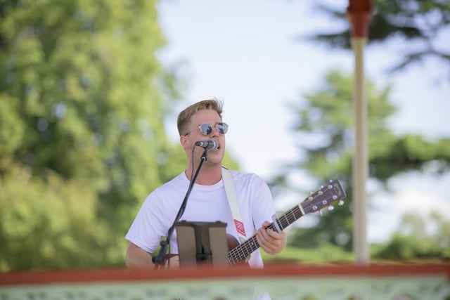 Music on the bandstand – Cole Stock