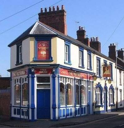 Victoria Inn, Lower Hillmorton Road. The guide said: "A beautiful Victorian corner pub just outside the towncentre – a true gem and the last of its kind in Rugby. Built
in a wedge shape, the multi-roomed local features a traditional bar, larger refurbished lounge and two relatively new snugs converted from the kitchen and store room."
