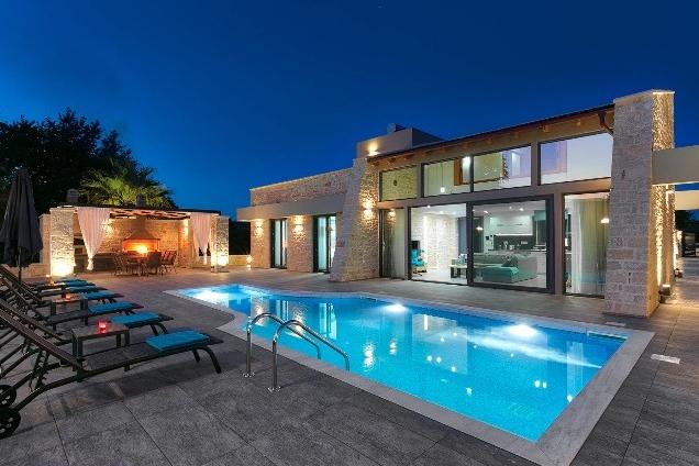 If stylish riverside villas with stunning views of surrounding mountains appeals to you, look no further than Villa Potami Nikos. With a private pool and extensive terrace area, time will fly as you bake in the Greek sunshine. If you get an itch to explore, start with the villa’s lawned gardens and surrounding orange groves, and – if you can tear yourself away from the villa – head to Kalyves Beach or the Venetian Harbour in Chania.
PRICE: £1,358 (£27.71pppn)* for seven nights’ self-catered accommodation arriving Tuesday, 13th September 2022. Sleeps up to seven in three bedrooms.