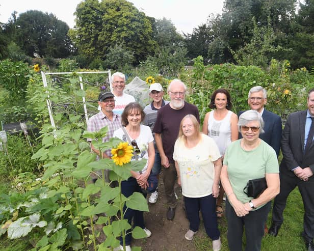 From left to right - Mike Hardiman, Paul Ranson, Sheila Hornsby, Nick Pritchard, Peter Lamb, Jenny Lamb, Andreja Pennington, Janet Ranson, Cllr Peter Butlin and Dale Partridge
(WPM). Photo supplied
