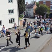 The Chequers pub in Swinford during the start of the 35th barrel push to Catthorpe Farm in aid of Macmillan Cancer Support.
PICTURE: ANDREW CARPENTER