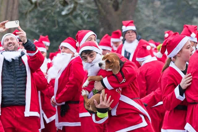 Hundreds of people took part in the 5k event. Photo by David Hastings/dh Photo