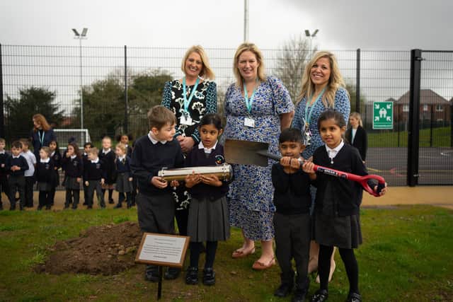New primary school in Warwick hosts opening ceremony