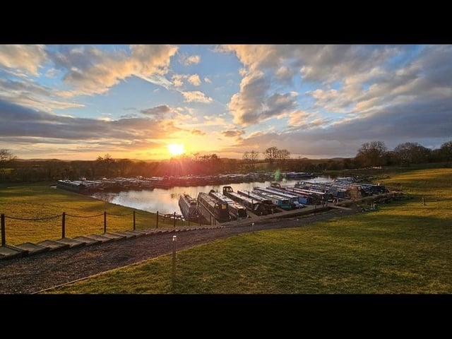 Hill Farm Marina, Wootton Wawen, by Darren