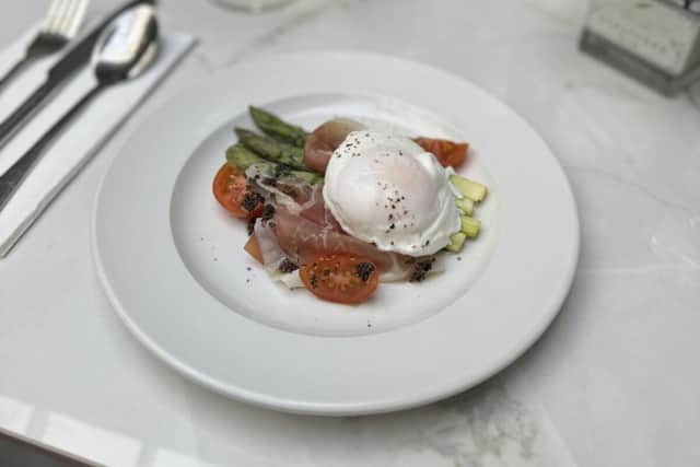 Parma Ham, Asparagus &amp; Poached Egg with Olive Tapenade Dressing