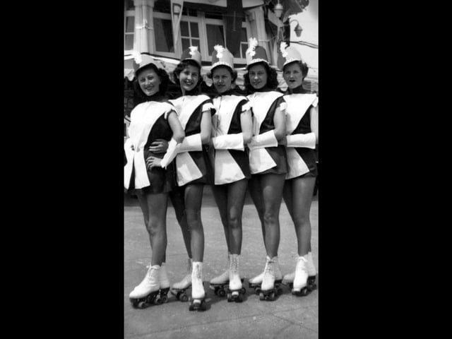 The Skatercades at Southsea Skating Rink
We see Dorothy Simpson to the far left and Doreen Kemp far right, we don't have the other ladies names.