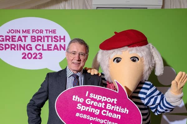 Rugby MP Mark Pawsey is encouraging people to clean up the community.