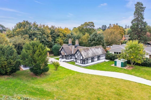 The property is set in around 0.6 acres. Photo by Edwards Exclusive