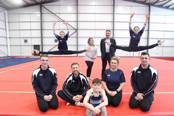 Sam Newberry, Sergiy Kotlyarov, Ryan Timms (11), Nikki Glaze, Jack Newberry (back l-r) Sophie Siggers (11), Gill McKee, Wright Hassall’s David Slade, Abi Timms (12)
