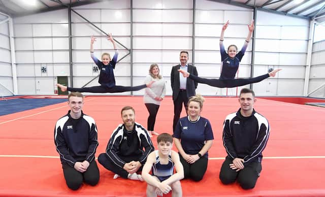 Sam Newberry, Sergiy Kotlyarov, Ryan Timms (11), Nikki Glaze, Jack Newberry (back l-r) Sophie Siggers (11), Gill McKee, Wright Hassall’s David Slade, Abi Timms (12)