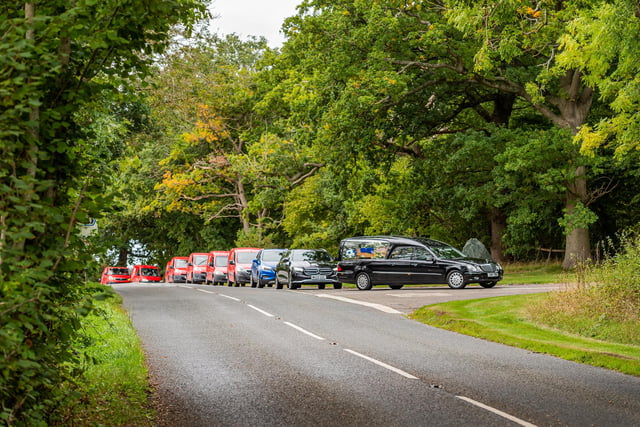 A procession of Royal Mail postal vans was a farewell tribute to much loved colleague, Steve Malin, who recently died after a four-and-a half-year-battle with bowel and liver cancer.