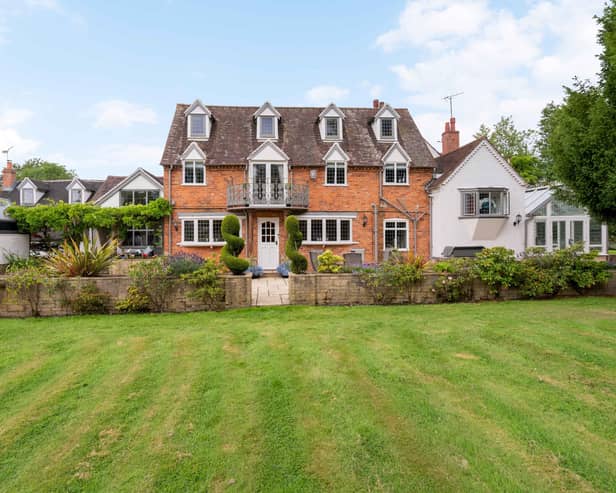 The property has been listed with a guide price of £2,500,000.