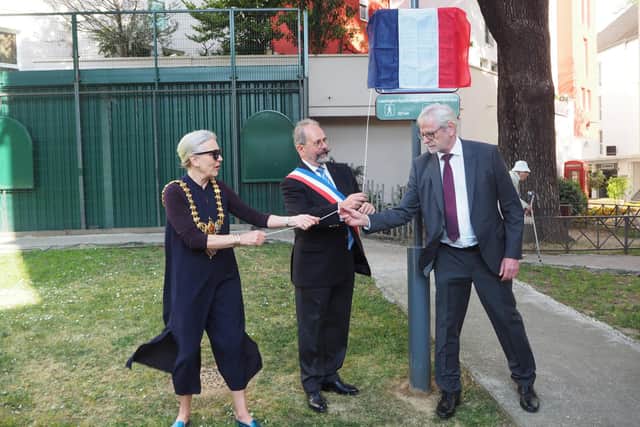 Former Leamington Mayor Cllr Susan Rasmussen with Philippe Laurent, Mayor of Sceaux, and Dieter Freitag, Mayor of Brühl, unveiling the plaque. Picture submitted.