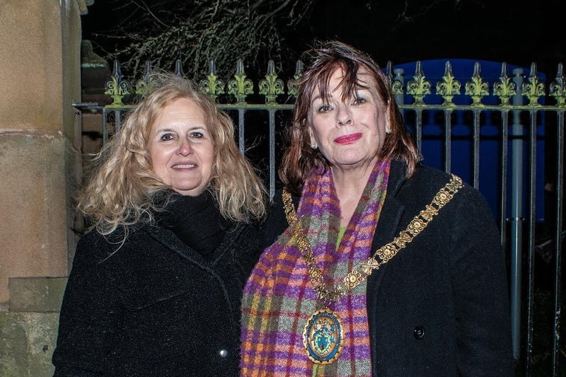 Linda Lowne with Rugby Mayor Maggie O'Rourke.