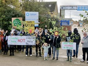 Campaigners want the quarry to be turned into a country park