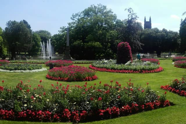 Jephson Gardens on a hot day.