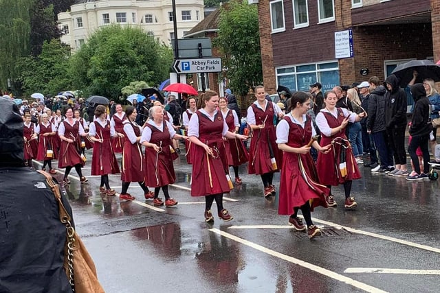 The float parade through Kenilworth
