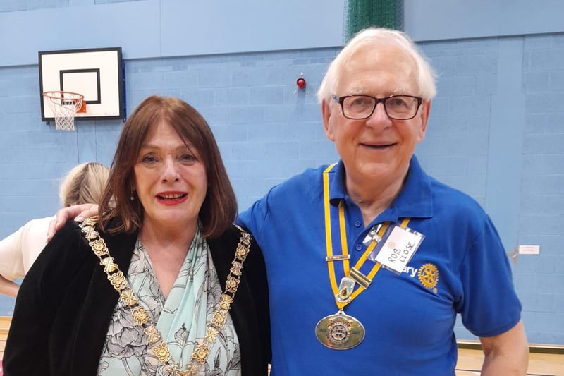 Rugby Mayor Maggie O'Rourke and President, Rotary Club of Rugby, Rob Close.