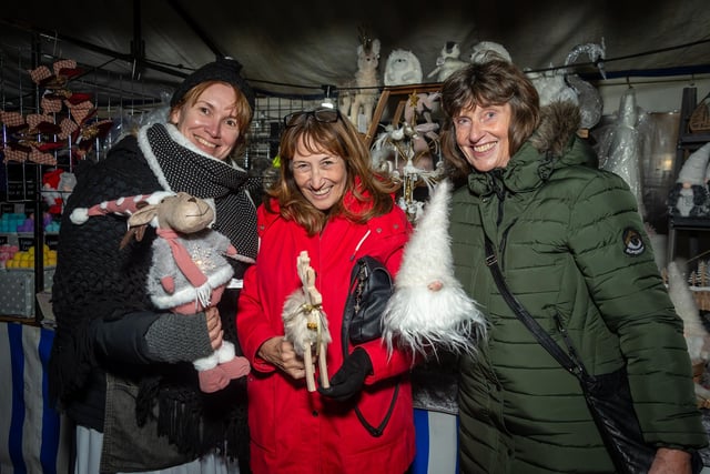 The annual Warwick Victorian Evening and Christmas Light Switch On took place recently, with numerous stalls and attractions for visitors to the town centre celebrations.
Pictured: Debbie Green, Carolyn Woodfield & Hazel Layland.
Photo by Mike Baker