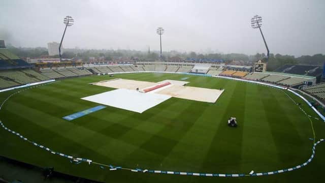 The Edgbaston rain ended hopes of victory for Warwickshire and Nottinghamshire.