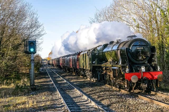 The “Royal Scot” heading into Warwick railway station on its Christmas tour. Photo by Peter Sumner