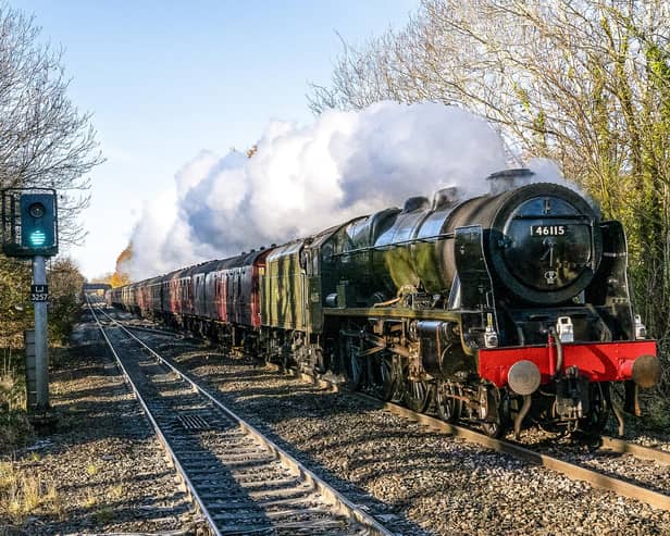 The “Royal Scot” heading into Warwick railway station on its Christmas tour. Photo by Peter Sumner