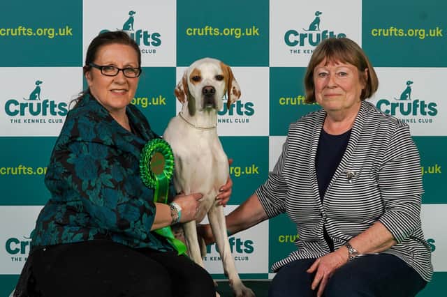 Jane Webb and Rachel Philo with Frankie (Beat Media/The Kennel Club).