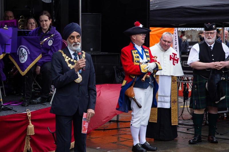 The Mayor of Warwick, Parminder Singh Birdi speaking at the party. Photo by George Gulliver Photography