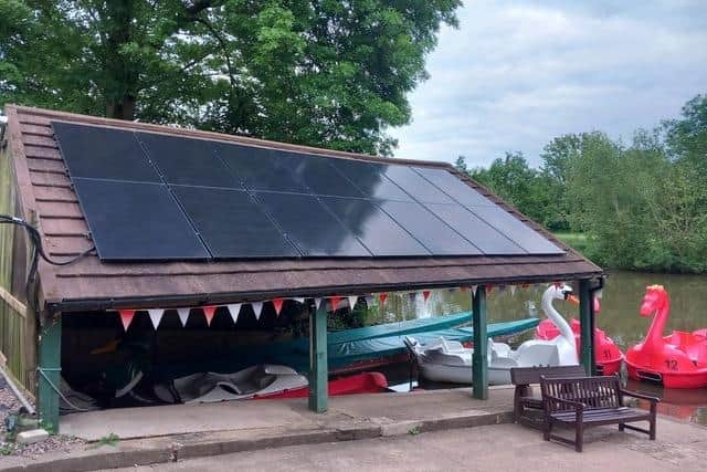 Warwick Boats has added five electric motor boats for the 2024 season that will be charged overnight from its brand new solar array, giving people the chance to cruise to the castle powered by renewable energy. Photo by Warwick Boats