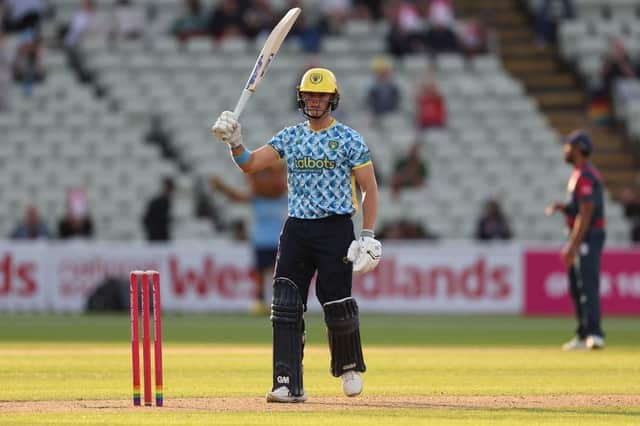Jacob Bethell scored 71 not out as Bears eased to victory.