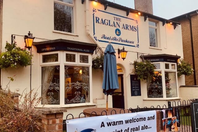 Raglan Arms, Dunchurch Road, Rugby. The guide said: "A friendly pub with a warm welcome. There is a bar with
darts and skittles, a lounge and a cosy snug which doubles as a meeting room."