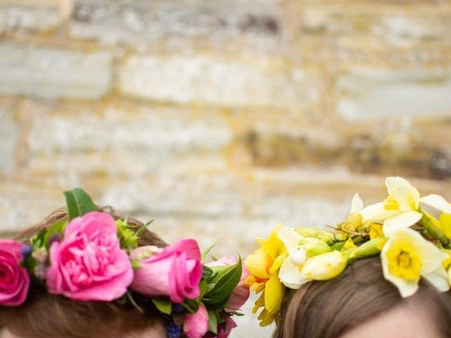 Take the kids back to Tudor times at Mary Arden’s Farm, Stratford-upon-Avon – £7.50 per adult and £15 for children aged 4-15.
Get hands-on with flower crown crafting, help prepare for a Tudor feast and take part in an interactive retelling of As You Like It; one of Shakespeare’s most loved comedies.
Finally, the day will end with traditional Tudor dancing to the sounds of Tudor-inspired music.
Suitable for ages 4+ and runs on 30 and 31 May. Online booking required.
More info: https://www.shakespeare.org.uk/visit/whats-on/spring-fun-at-the-farm/