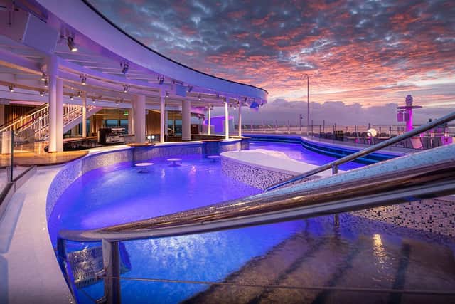 The swim-up bar at dawn on Arvia.