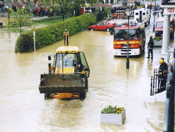 Scene from the Leamington floods in 1998. Photo by Colin Jennings
