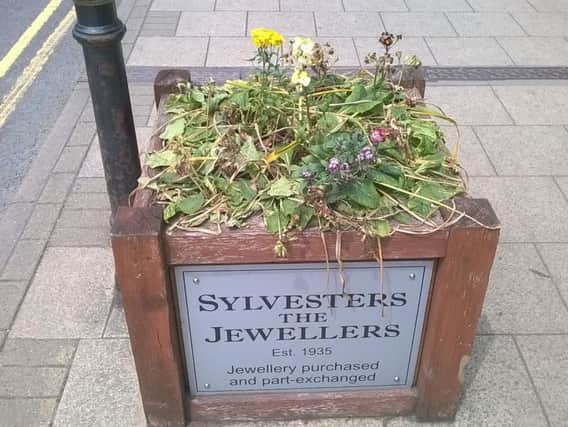 Kenilworth will be getting new planters