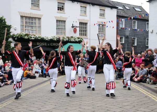 Pictures of the various things happening in warwick town centre for the Warwick Folk Festival 2017. mhlc-29-07-17-warwickfolkfestival NNL-170729-210933009