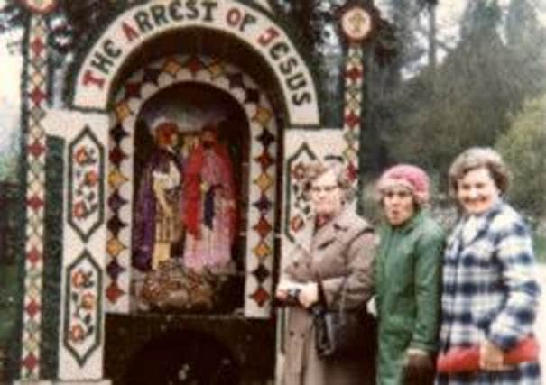 Mabel Ingleby (centre) on a Trefoil Guild outing in 1978.
