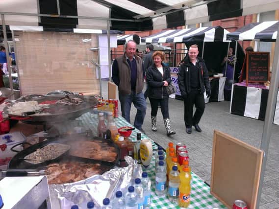 The new 'Eat Street' food market launched in Regent Court, Leamington, on Friday where passers by were taking in the sights and smells.
MHLC-01-11-13 Eat Street Nov20