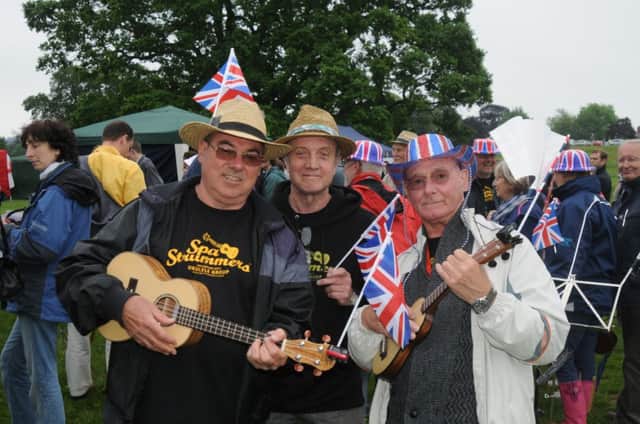 MHLC-02-06-12 lions grand show
Geoff Spence, David Jenkins (Leader) and Kelvin Green from the Spa Strummers ukulele group.