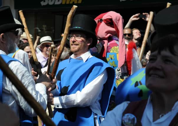 Morris dancers from throughout the county were gathering throughout Warwick on Saturday and at 3pm they attempted a Guinness Book of Records world record attempt for the biggest number of dancers. The event was started and timed by the Town Mayor Cllr. Bob Dhillon. NNL-140518-164232009