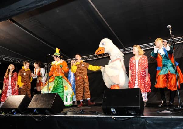 Kenilworth Christmas Lights Switch on 2014.



Pictured: Cast members from Priory Theatre Panto. NNL-141130-023950009