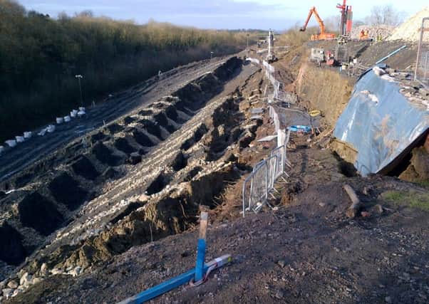 There will be no railway services between Leamington Spa and Banbury this week after a landslip on the track on Saturday. Replacement buses are taking passengers between both stations. NNL-150202-111417001