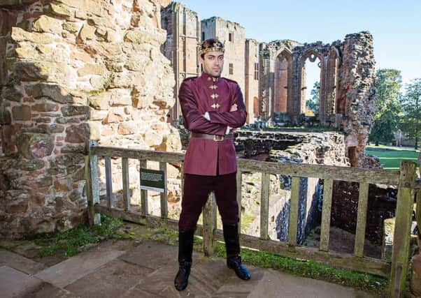 Alex Hassell as Henry V in Kenilworth Castle's Great Hall