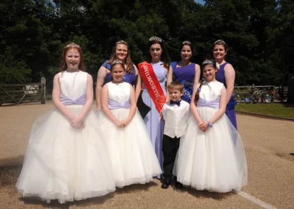 Kenilworth Carnival 2015.  Carnival Queen Imogen Sillito with her entourage. MHLC-04-07-15 Carnival NNL-150407-211215009