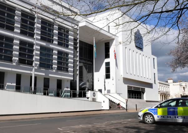 Warwick Crown Court. NNL-160414-154314001