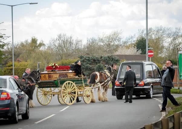 Over 500 people attended the funeral this week of well known Romany man, Leslie Elliott. NNL-160426-233847009