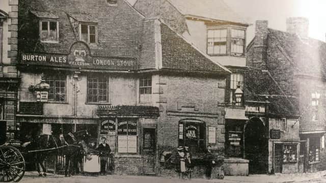 The Old Crown and Windmill inns